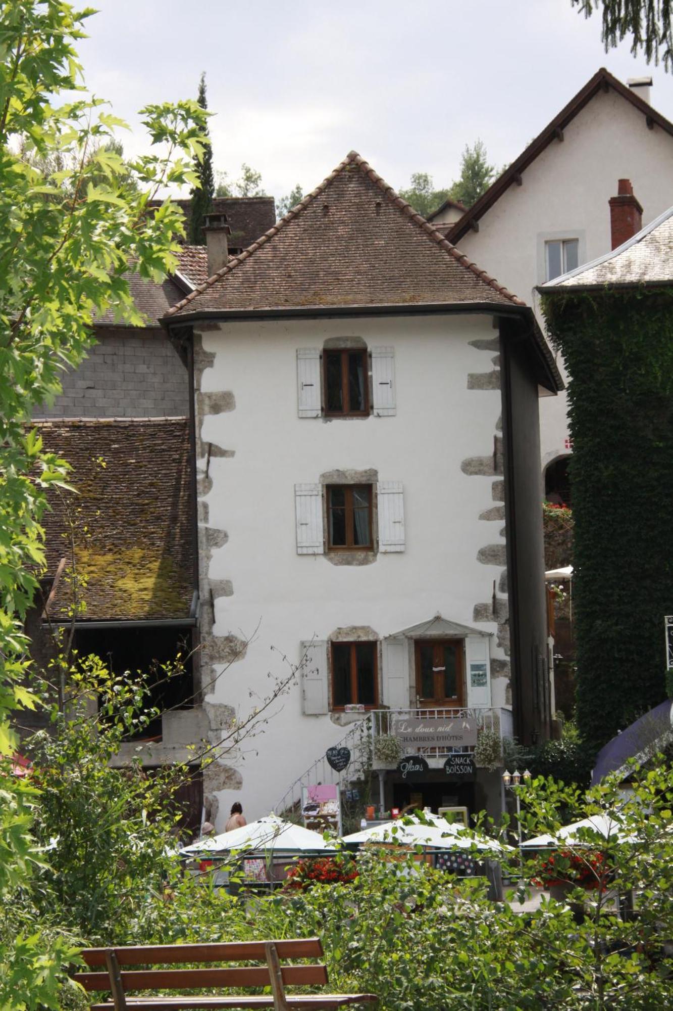 シャナ Le Doux Nid Bed & Breakfast エクステリア 写真